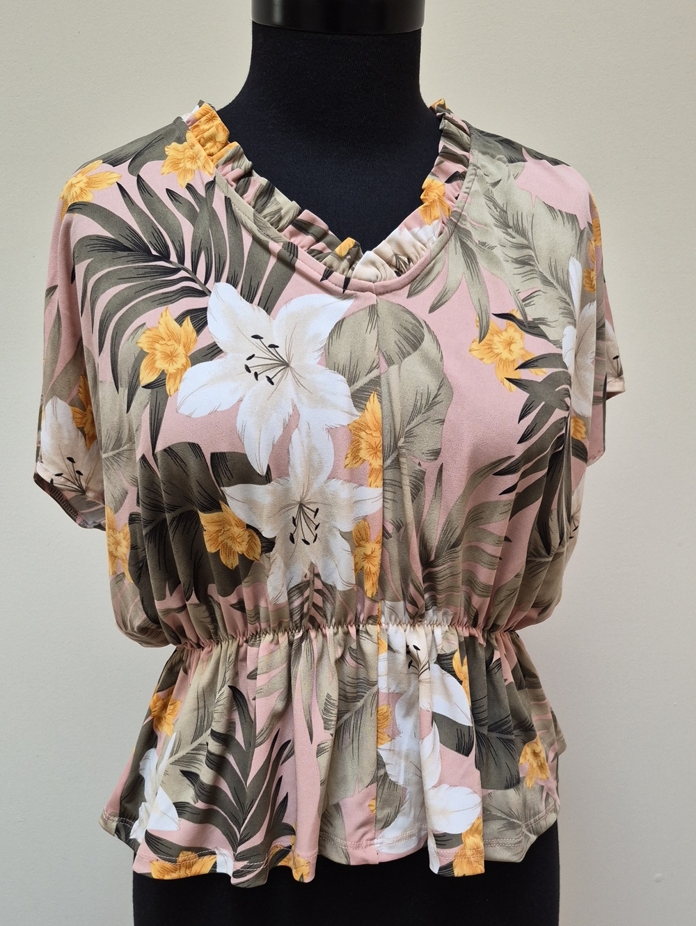 Suzy Shier Pink Floral Ruffled V-Neck Peplum Top